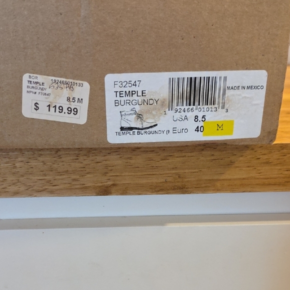 Born Women's Dark Burgandy Chukka Boots - Picture 6 of 6